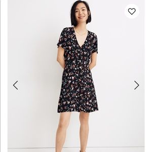 Madewell v neck button front dress floral 00